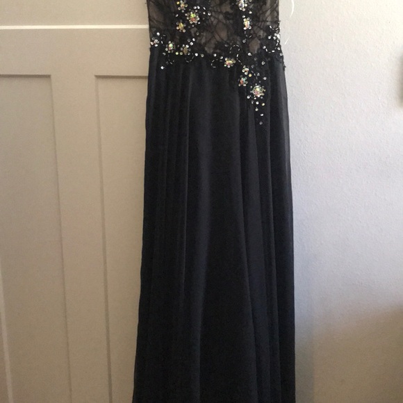 Floor length gown - Picture 3 of 4
